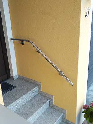 Edelstahl Handlauf einmal gebogen für Hauseingang