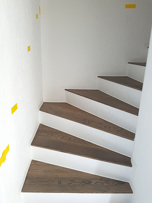 gerade Handläufe sind für eine viertelgewendelte Treppe nur selten geeignet