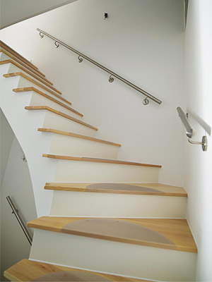 Handläufe gerade für Treppe zum Obergeschoss