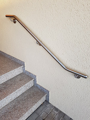 Treppenhandlauf für Außentreppe zweimal gebogen - Ansicht 2