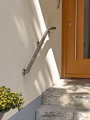 Treppenhandlauf gebogen zur Montage an einer Außentreppe